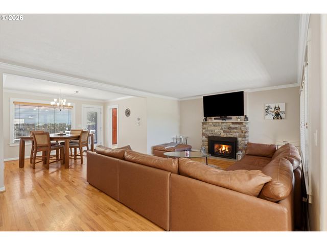 1651 Ne 134TH Pl, Portland, OR 97230