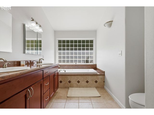 1651 Ne 134TH Pl, Portland, OR 97230