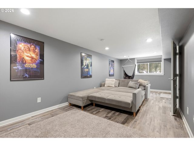 1651 Ne 134TH Pl, Portland, OR 97230