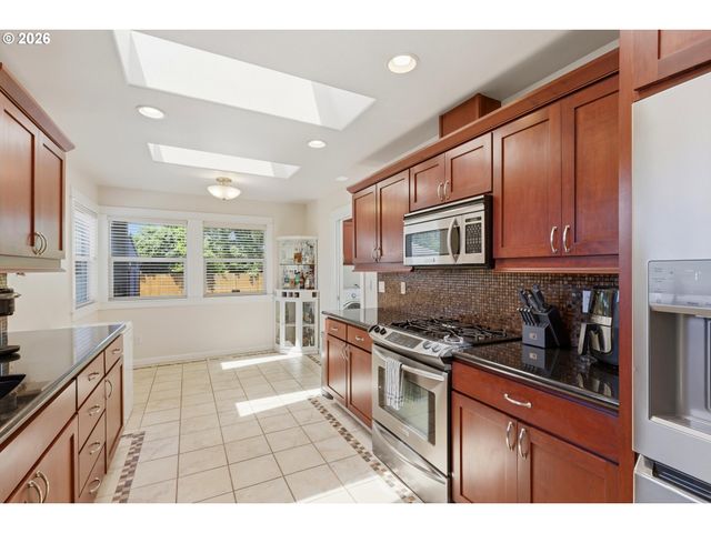 1651 Ne 134TH Pl, Portland, OR 97230