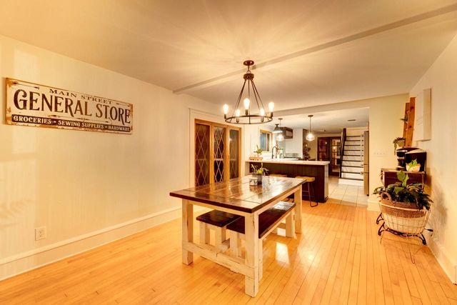 238 W Main STREET, Delafield, WI 53018