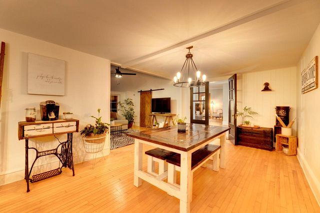 238 W Main STREET, Delafield, WI 53018