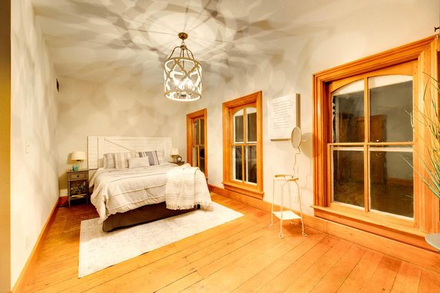 238 W Main STREET, Delafield, WI 53018