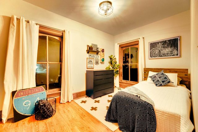 238 W Main STREET, Delafield, WI 53018