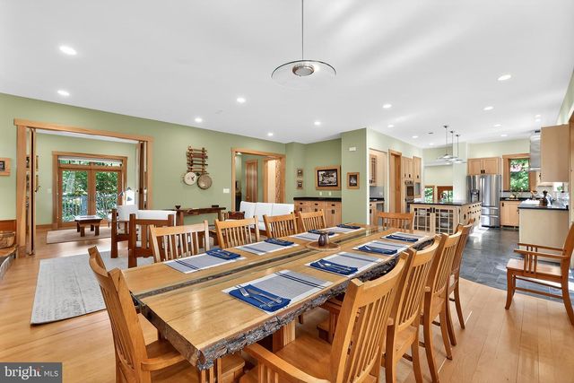 2136 POWHATAN ST, Falls Church, VA 22043