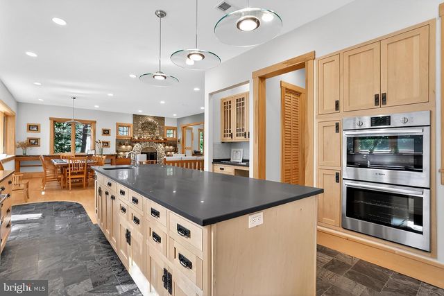 2136 POWHATAN ST, Falls Church, VA 22043