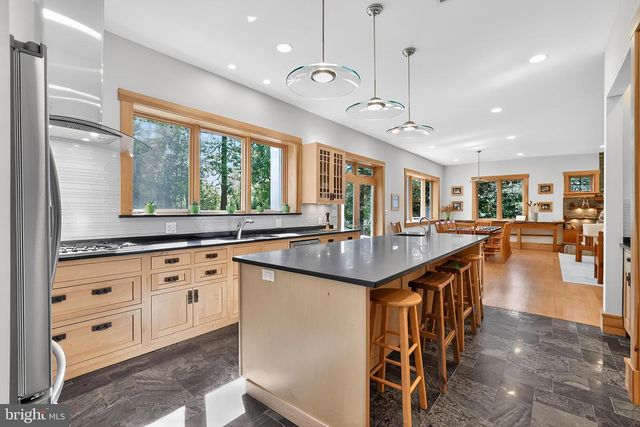 2136 POWHATAN ST, Falls Church, VA 22043