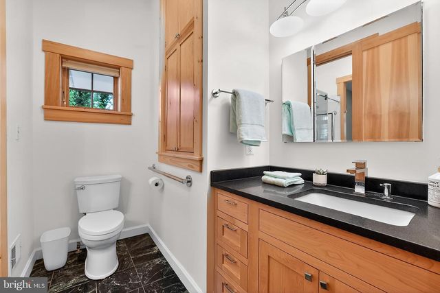 2136 POWHATAN ST, Falls Church, VA 22043