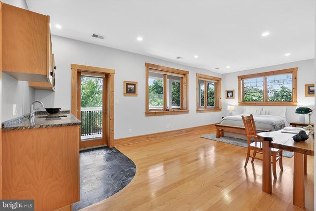2136 POWHATAN ST, Falls Church, VA 22043