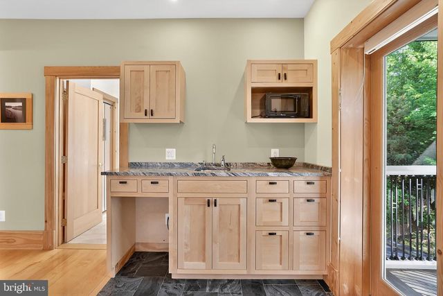 2136 POWHATAN ST, Falls Church, VA 22043