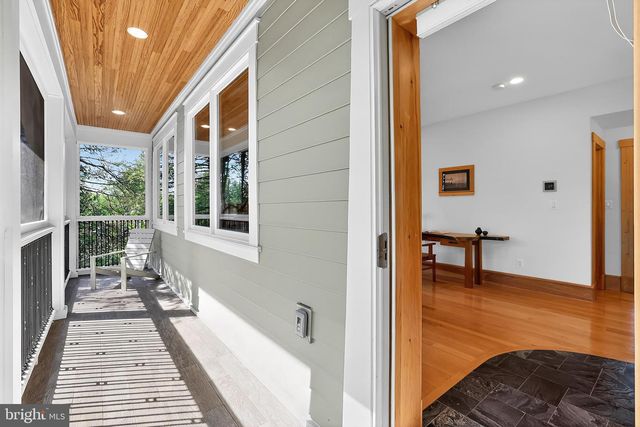 2136 POWHATAN ST, Falls Church, VA 22043