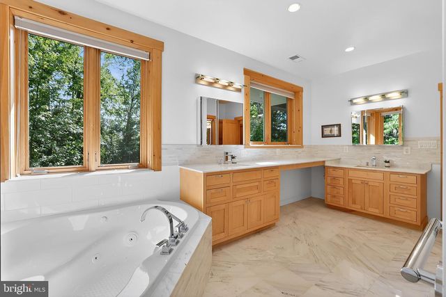 2136 POWHATAN ST, Falls Church, VA 22043
