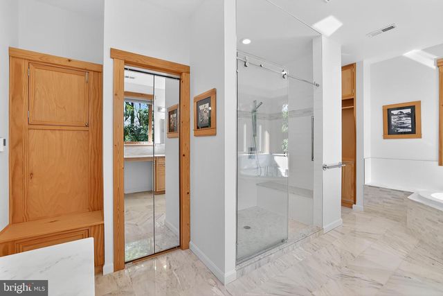 2136 POWHATAN ST, Falls Church, VA 22043