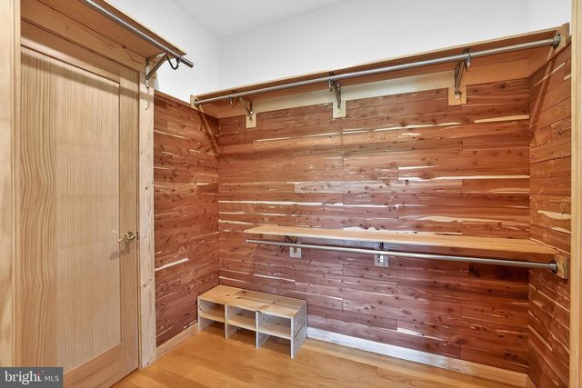 2136 POWHATAN ST, Falls Church, VA 22043