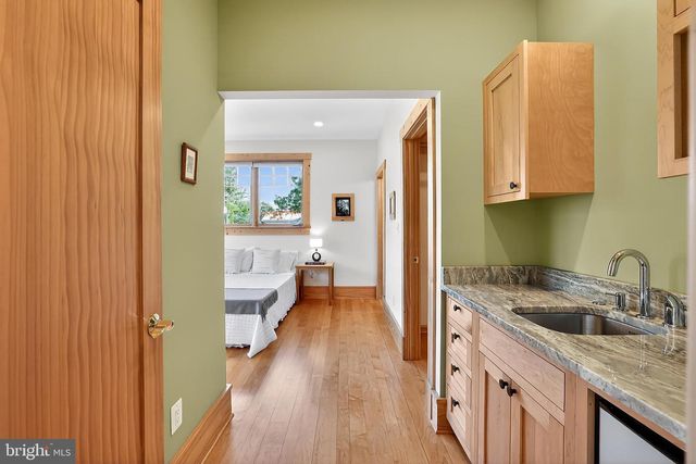 2136 POWHATAN ST, Falls Church, VA 22043