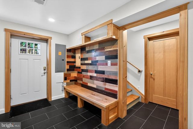 2136 POWHATAN ST, Falls Church, VA 22043