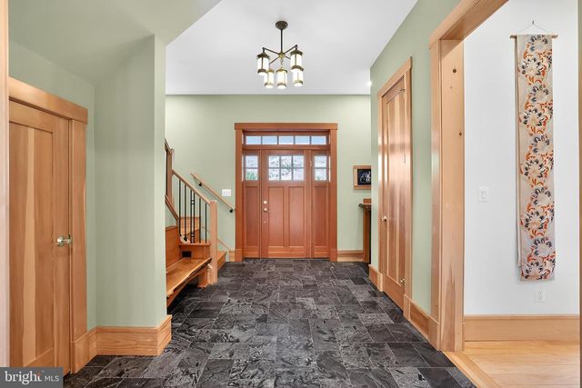 2136 POWHATAN ST, Falls Church, VA 22043