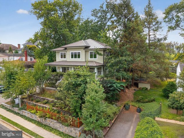 2136 POWHATAN ST, Falls Church, VA 22043