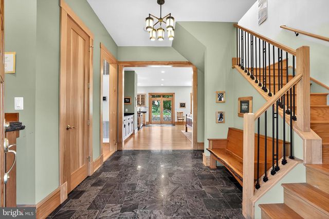 2136 POWHATAN ST, Falls Church, VA 22043
