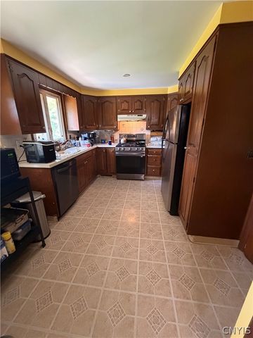 109 Lena Terrace, Clay, NY 13212