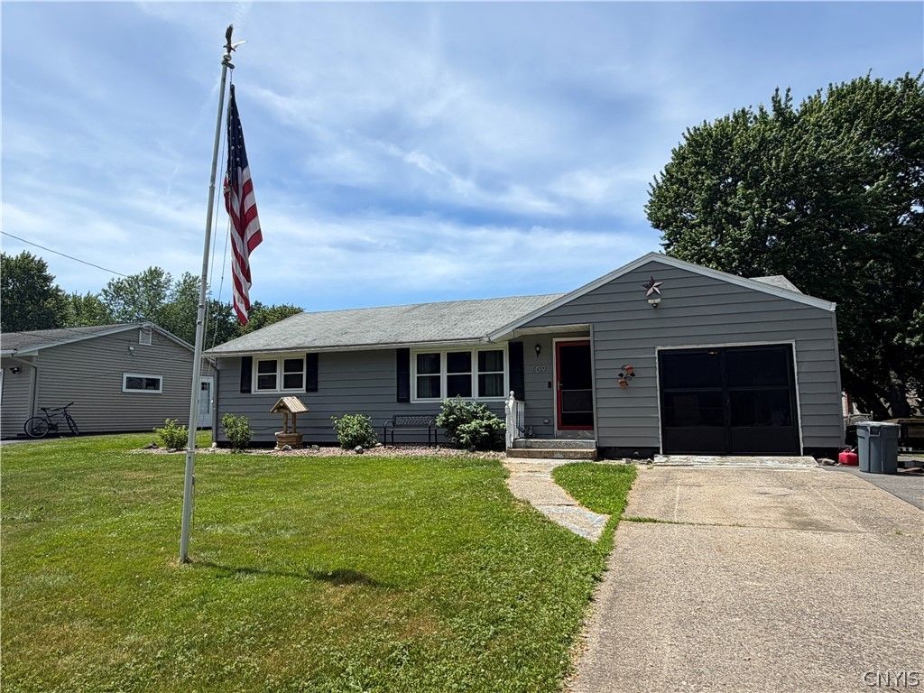 109 Lena Terrace, Clay, NY 13212