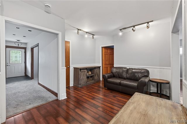 785 Crescent Avenue, Buffalo, NY 14216