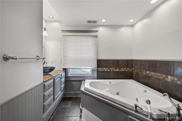 785 Crescent Avenue, Buffalo, NY 14216
