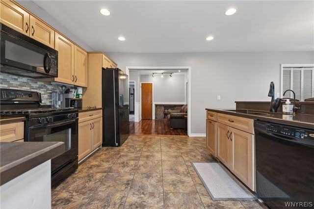 785 Crescent Avenue, Buffalo, NY 14216