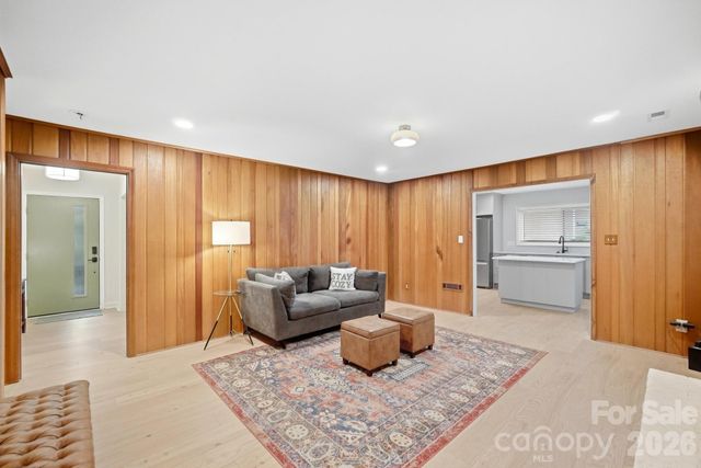 1814 Summerhill Drive, Charlotte, NC 28212