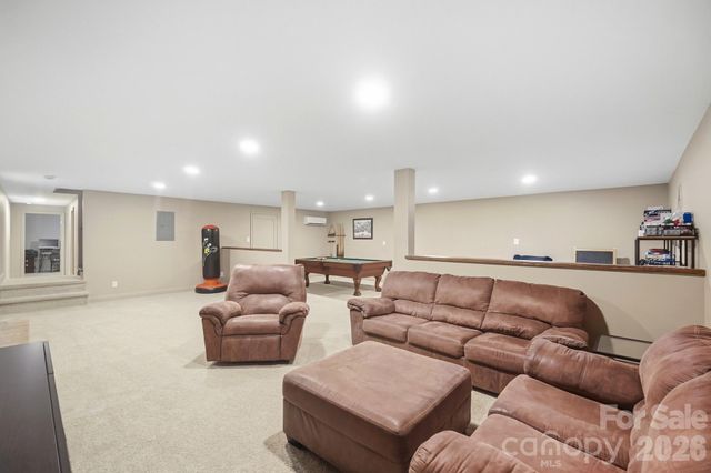 1814 Summerhill Drive, Charlotte, NC 28212
