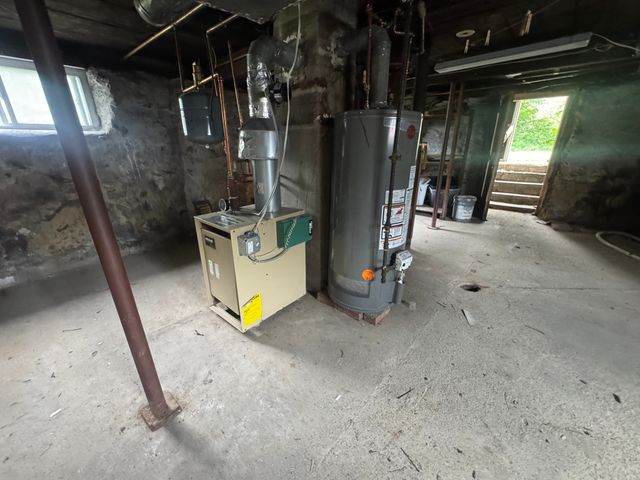 47 Pemberton St, Lowell, MA 01850
