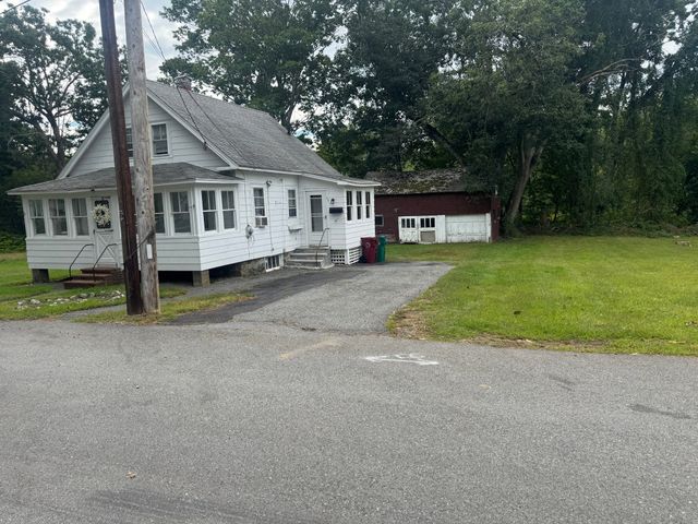 47 Pemberton St, Lowell, MA 01850