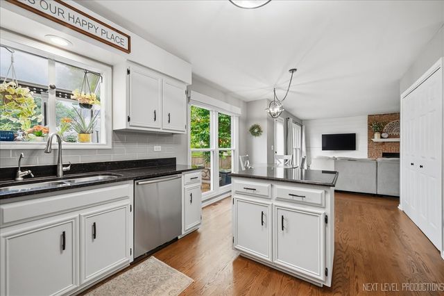 612 Spyglass Court, North Aurora, IL 60542