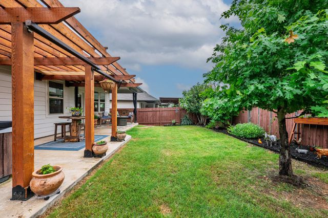 1009 Goldilocks LN, Manchaca, TX 78652