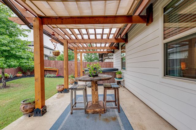 1009 Goldilocks LN, Manchaca, TX 78652