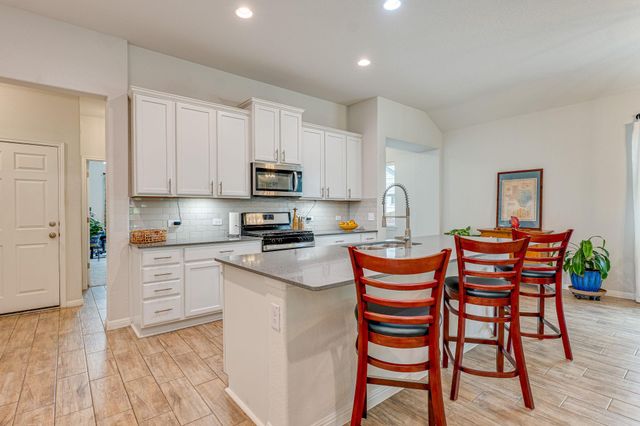 1009 Goldilocks LN, Manchaca, TX 78652