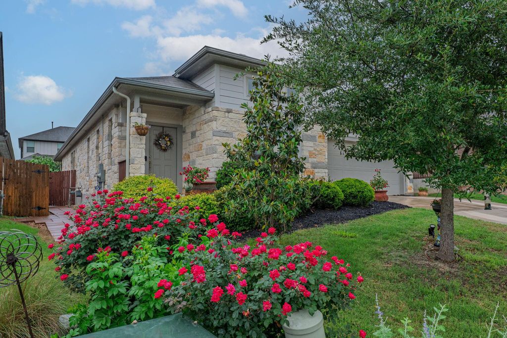 1009 Goldilocks LN, Manchaca, TX 78652