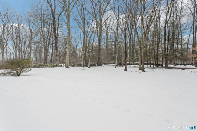 5 Stonehenge Road, Weston, CT 06883