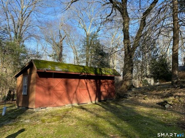 5 Stonehenge Road, Weston, CT 06883