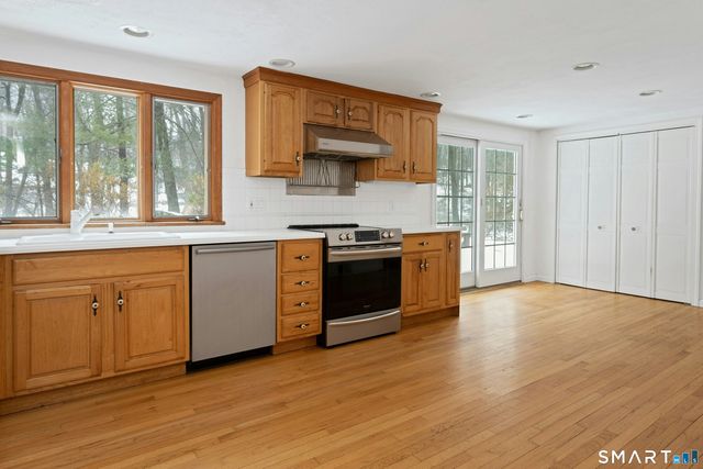 5 Stonehenge Road, Weston, CT 06883