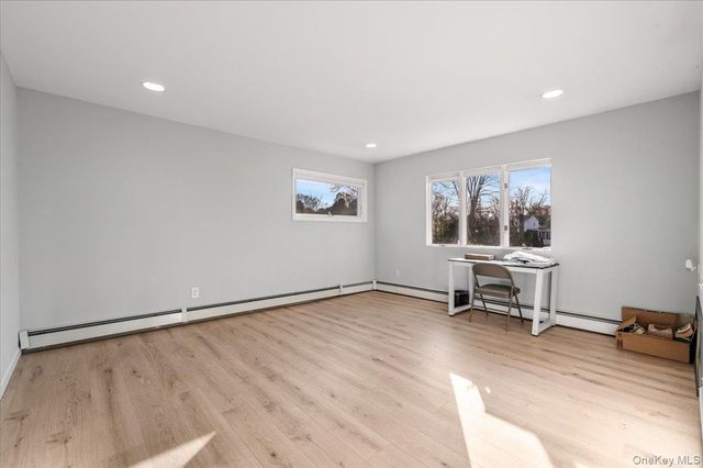 10 Faulkner Lane, Dix Hills, NY 11746