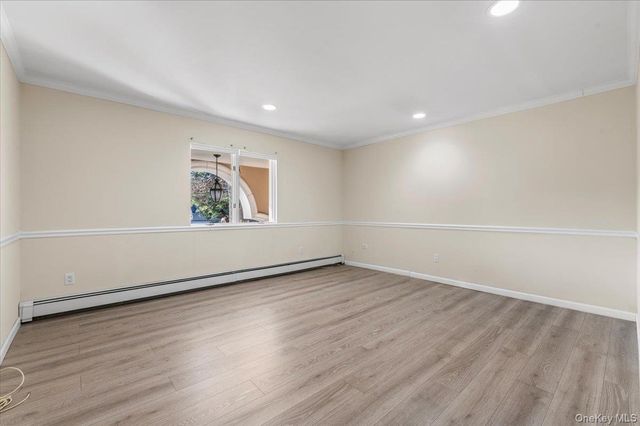 10 Faulkner Lane, Dix Hills, NY 11746