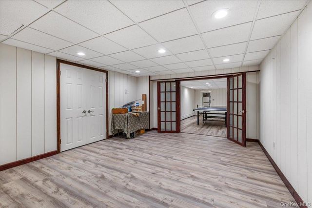 10 Faulkner Lane, Dix Hills, NY 11746