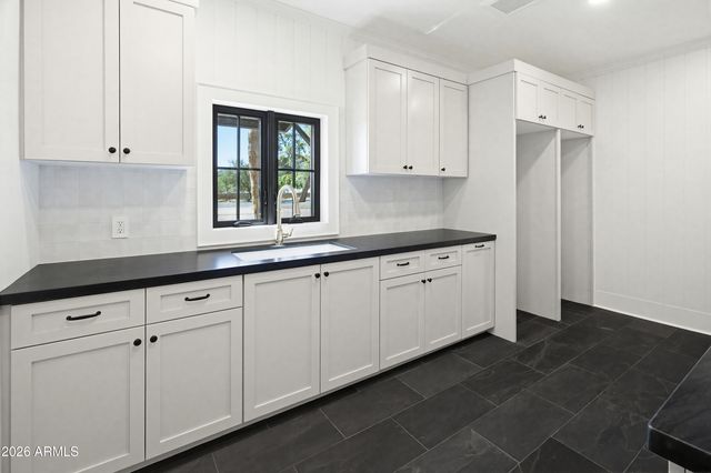 6602 E CHENEY Drive, Paradise Valley, AZ 85253