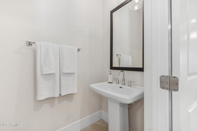 663 E Grayling Road, San Tan Valley, AZ 85140