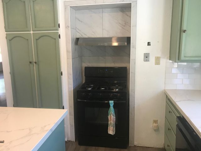 159 E Hillcrest Dr, Auburn, CA 95603