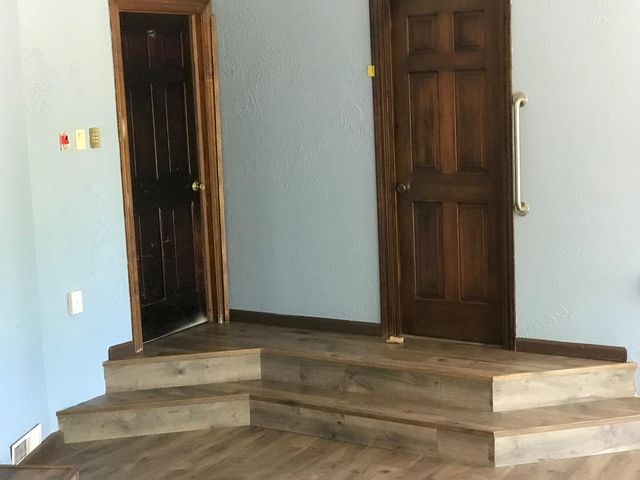 159 E Hillcrest Dr, Auburn, CA 95603