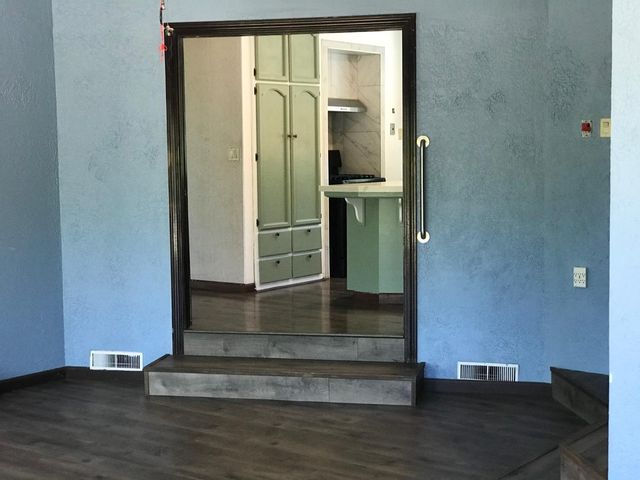 159 E Hillcrest Dr, Auburn, CA 95603