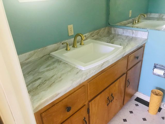 159 E Hillcrest Dr, Auburn, CA 95603