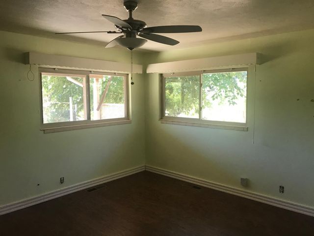 159 E Hillcrest Dr, Auburn, CA 95603